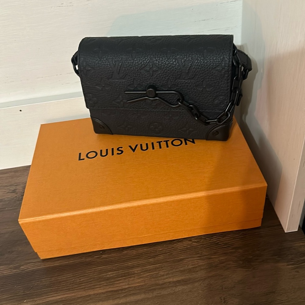 Louis Vuitton Taurillon Monogram Steamer Wearable Wallet